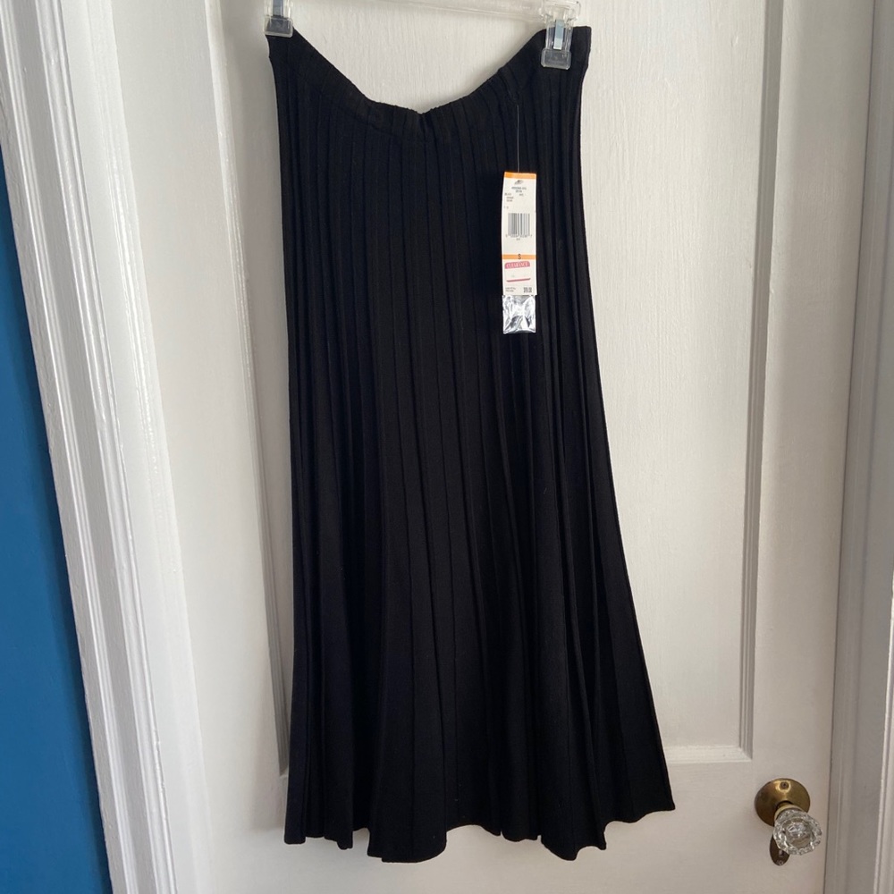 Jones New York pleated knit skirt